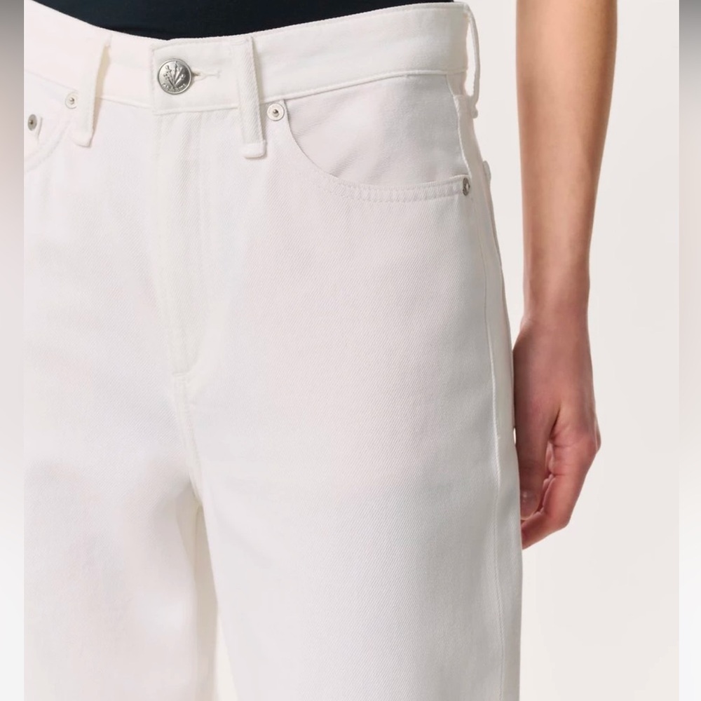 Rag & Bone Logan white, mid rise, wide leg jeans size 32.